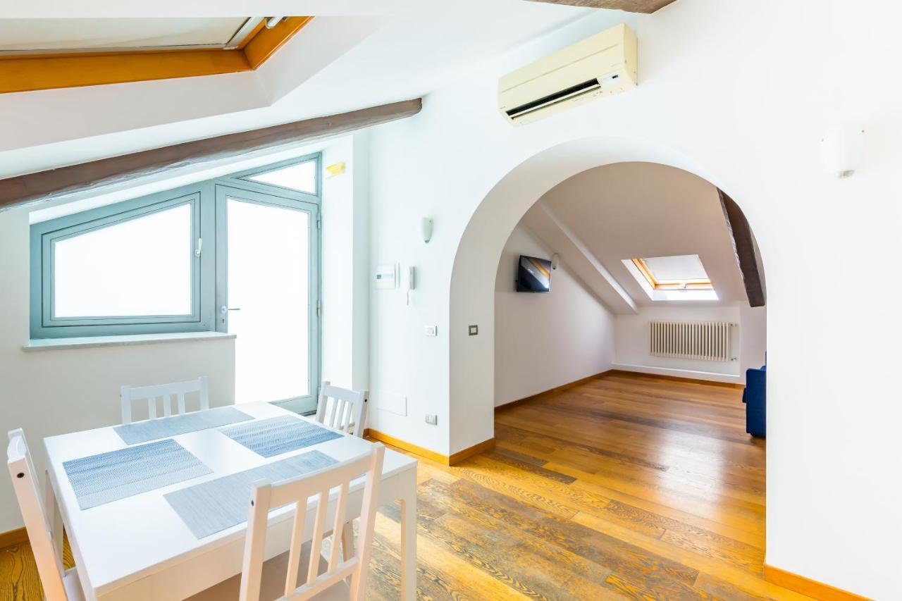 Attico Al Duomo By Napoliapartments ภายนอก รูปภาพ
