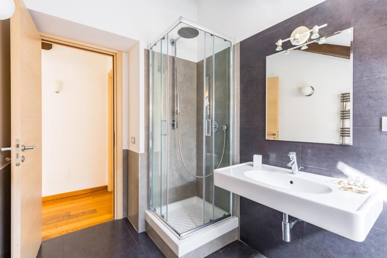 Attico Al Duomo By Napoliapartments ภายนอก รูปภาพ