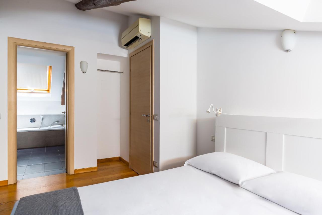 Attico Al Duomo By Napoliapartments ภายนอก รูปภาพ