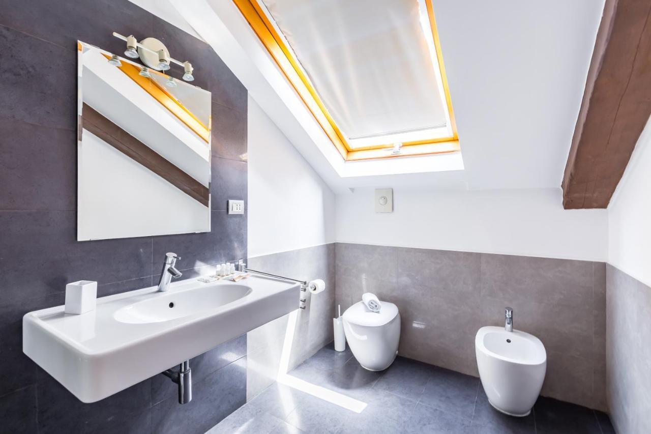 Attico Al Duomo By Napoliapartments ภายนอก รูปภาพ